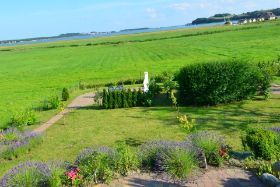 Aussicht Garten zum Meer.JPG